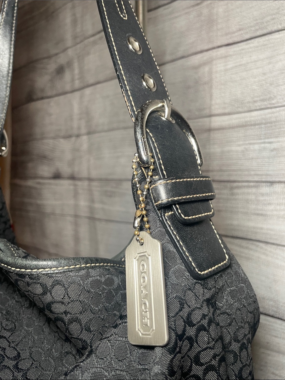 Coach Signture Shoulder Bag *Excellent Condition!!!* - Picture 2 of 6